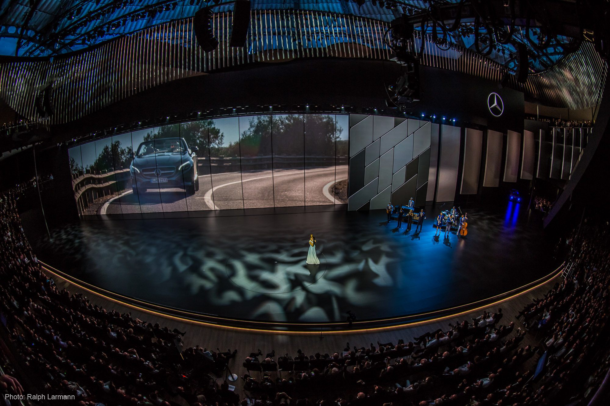 PK-0180_LR-Selection_Licht-Merceds-Benz_VA-PK_Photo-Ralph@Larmann_com_-IMG_7630